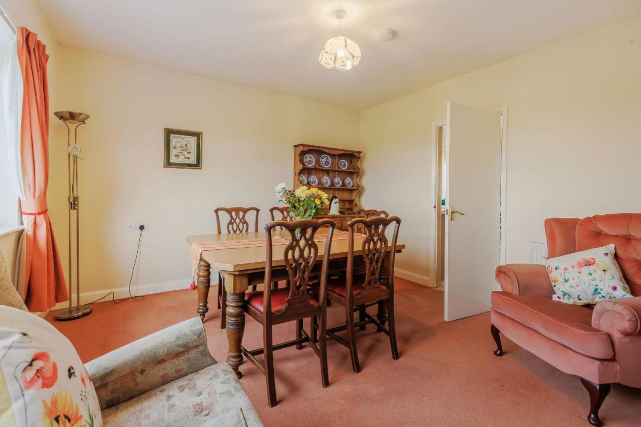 Villa Meadow Lea Leominster Esterno foto