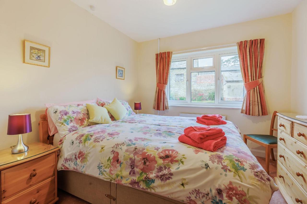 Villa Meadow Lea Leominster Esterno foto