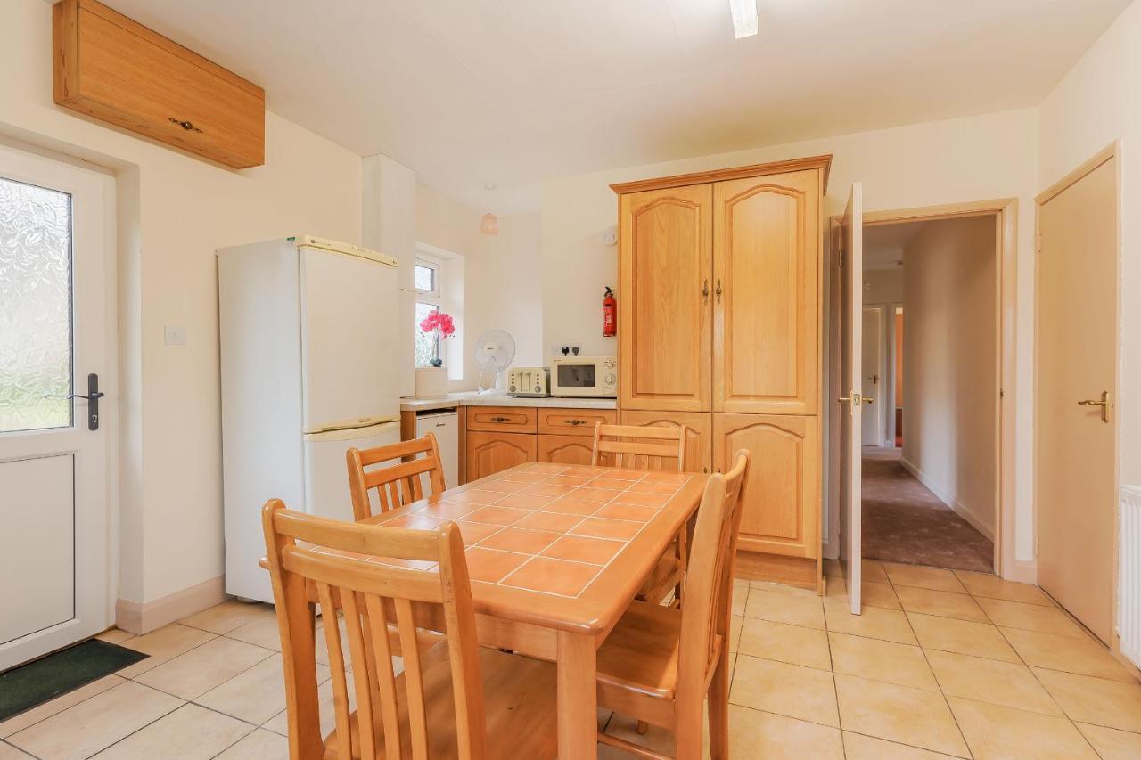 Villa Meadow Lea Leominster Esterno foto